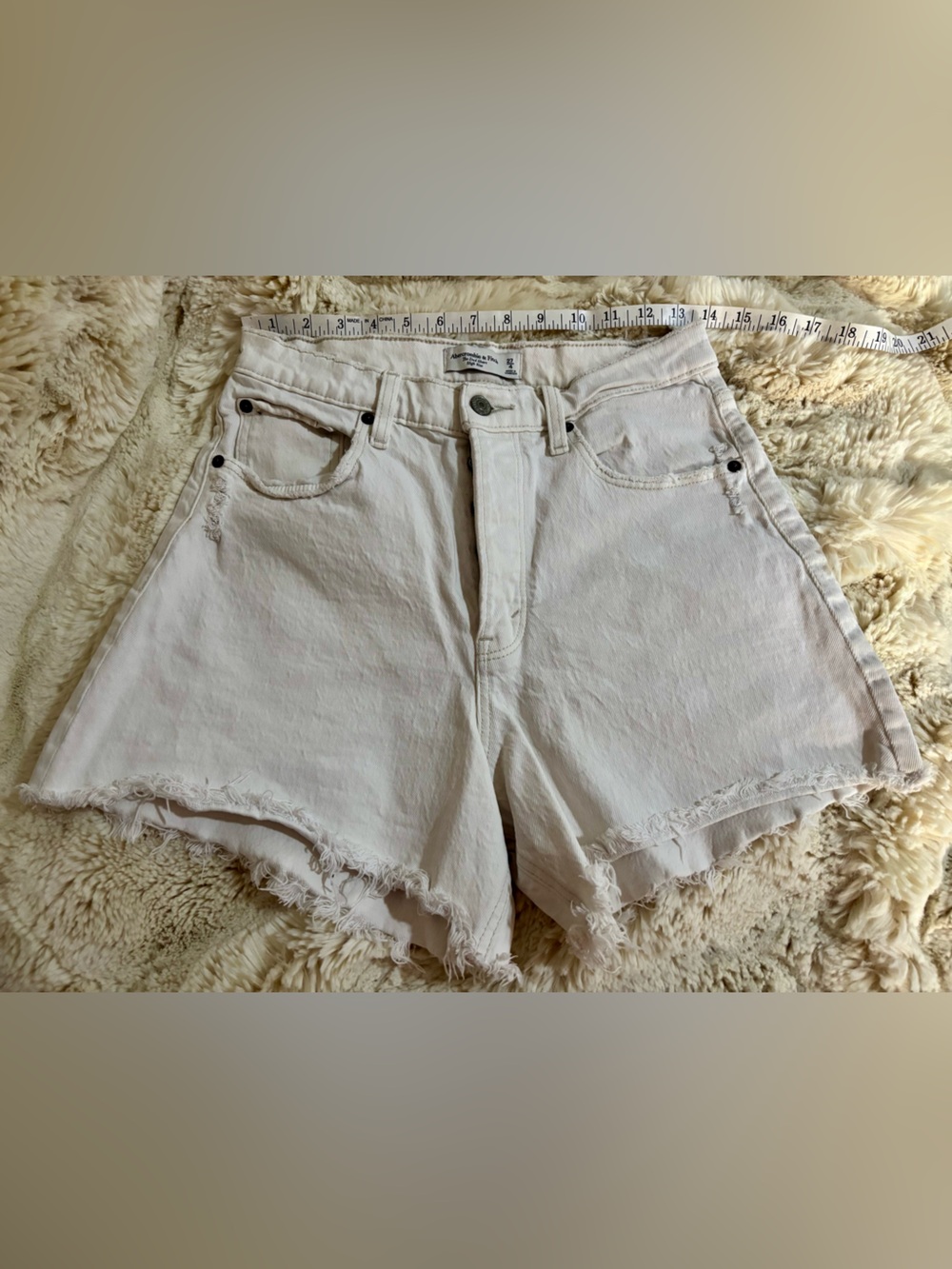 Abercrombie & Fitch The Dad Short High Rise Curve Love White Frayed Hem